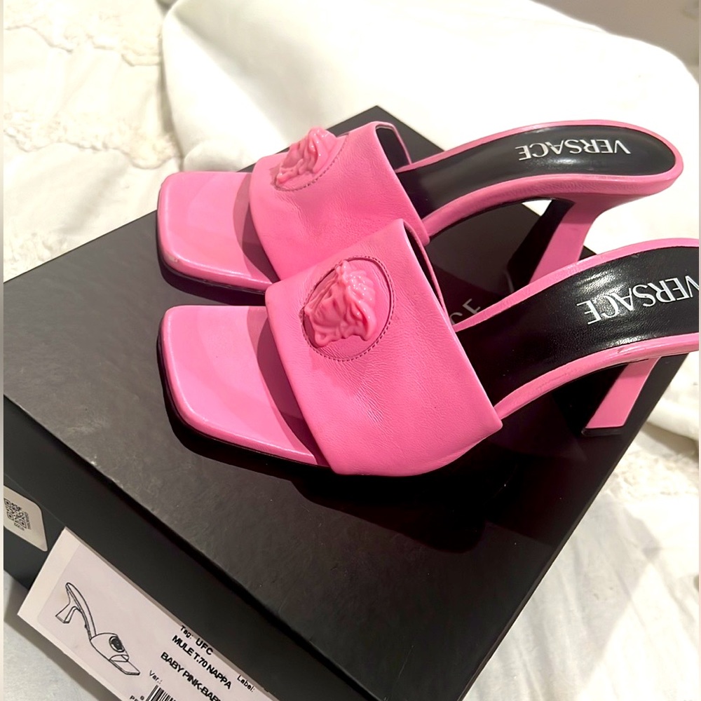 SUPER CHEAP! LIKE NEW !!!!! - VERSACE HOT PIINK! 😍